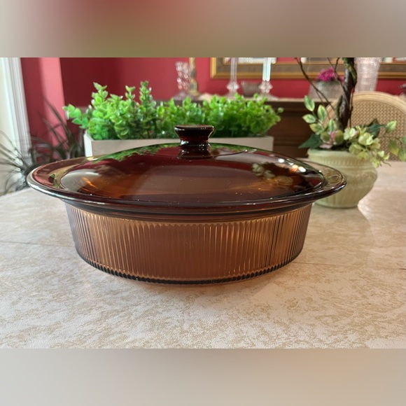 Vintage Pyrex Visions Casserole Baking V-33-B w/ Lid V-33-C in Amber w ribbing - Picture 2 of 13
